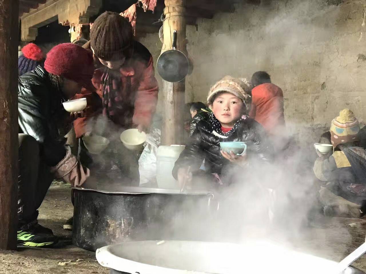 大连伟华人工智能平台有限公司公益回顾丨家国同欢月同圆 温暖满载甘孜州(图10)